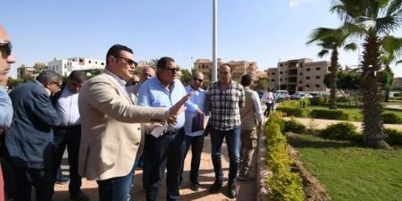 وزير الإسكان يستكمل جولته بتفقد محاور وطرق مدينة الشروق - موقع الآن نيوز