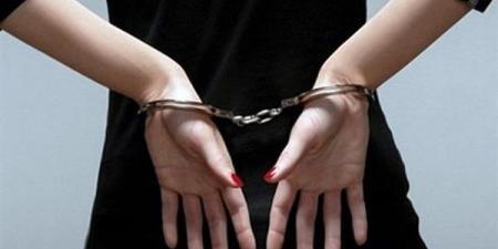 حبس ربة منزل وزوجها 4 أيام بتهمة قتل طفلتها في الفيوم - موقع الآن نيوز
