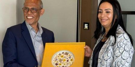 مايا مرسي تبحث مع وزير الأسرة السنغافوري تبادل الخبرات ودور مصر تجاه غزة ـ موقع الآن نيوز