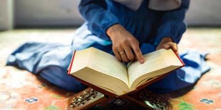 حكم قراءة المرأة القرآن بدون حجاب.. أمين الفتوى يجيب ـ موقع الآن نيوز