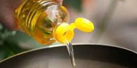 مخاطر عديدة لإستخدام زيت القلي أكثر من مرة.. استشاري طب وقائي يوضح ـ موقع الآن نيوز