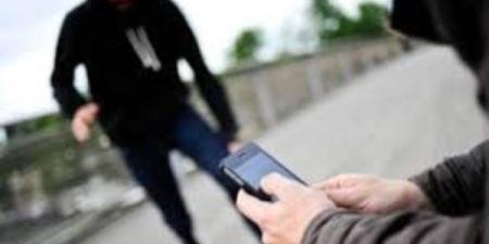 اليوم.. محاكمة موظف أنهى حياة عامل بسبب هاتف محمول ـ موقع الآن نيوز