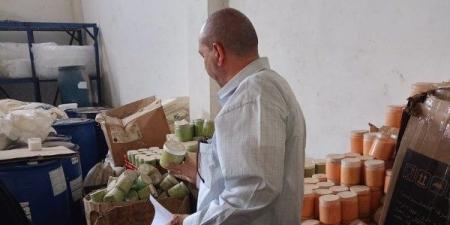 ضبط 2 طن مواد خام لتصنيع مستحضرات التجميل منتهية الصلاحية ببلبيس ـ موقع الآن نيوز
