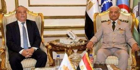 وزير الدفاع يبحث مع نظيره القبرصي سبل دعم علاقات التعاون العسكري - موقع الآن نيوز