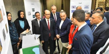 محافظ أسيوط ورئيس الجامعة يفتتحان معرض اختيار أفضل تصميم لمنافذ البيع المتنقلة ـ موقع الآن نيوز