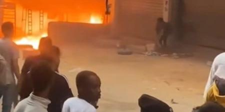 النار التهمت صاحب ورشة ميكانيكا .. ملابسات فيديو حريق فيصل | صور ـ موقع الآن نيوز