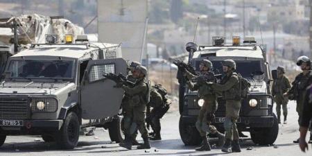 الاحتلال الإسرائيلي يعتقل 43 فلسطينيًا من الضفة الغربية ويقتحم عدة بلدات - موقع الآن نيوز