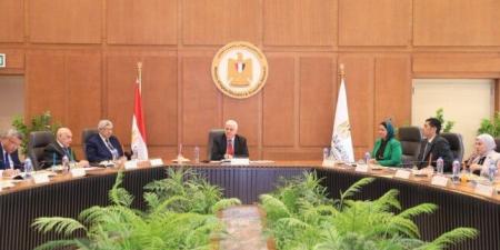 عاشور يترأس مجلس التخطيط والدراسات بأكاديمية البحث العلمي - موقع الآن نيوز