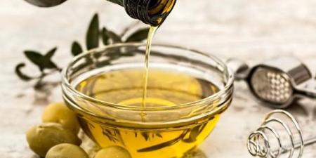 ماذا يحدث لجسمك عند استخدام زيت الزيتون؟.. خبير تغذية يوضح ـ موقع الآن نيوز