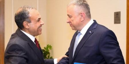 وزير الخارجية يبحث مع المفوض الأوروبي تعزيز الشراكة التنموية والاستراتيجية ـ موقع الآن نيوز
