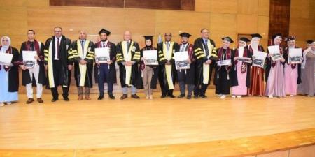 جامعة سوهاج تحتفل بتخريج الدفعة الـ ٢٩ من كلية الطب البشري وتعين 269من خريجيها - موقع الآن نيوز