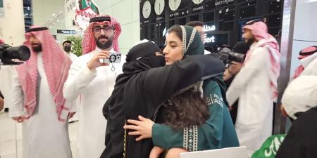 شاهد.. أول صور لوصول أبطال المملكة الفائزين في آيسف 2025 - موقع الآن نيوز