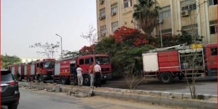 5 سيارات إطفاء تحاصر حريق داخل كلية العلوم في جامعة الأزهر - موقع الآن نيوز