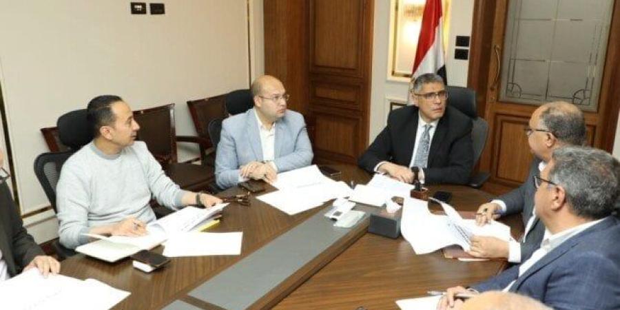 محافظ الجيزة يضع خطة شاملة لتطوير منظومة النظافة وتحقيق رضا المواطنين - موقع الآن نيوز