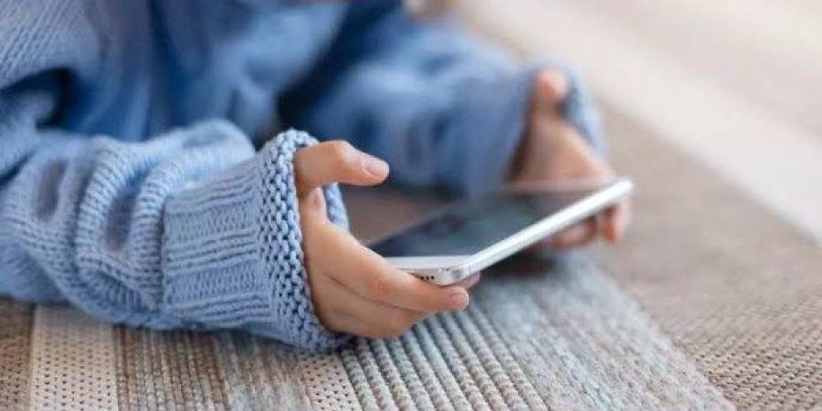 5 علامات تحذيرية.. الاستخدام المفرط للهواتف المحمولة يغيّر سلوك الأطفال ـ موقع الآن نيوز