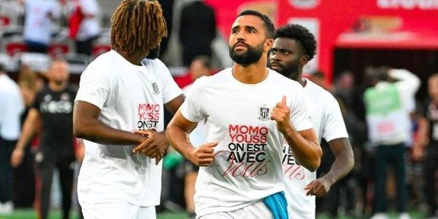 لاعبو نيس بقمصان دعم لـ محمد عبد المنعم وندايشيميه بالدورى الفرنسى ـ موقع الآن نيوز