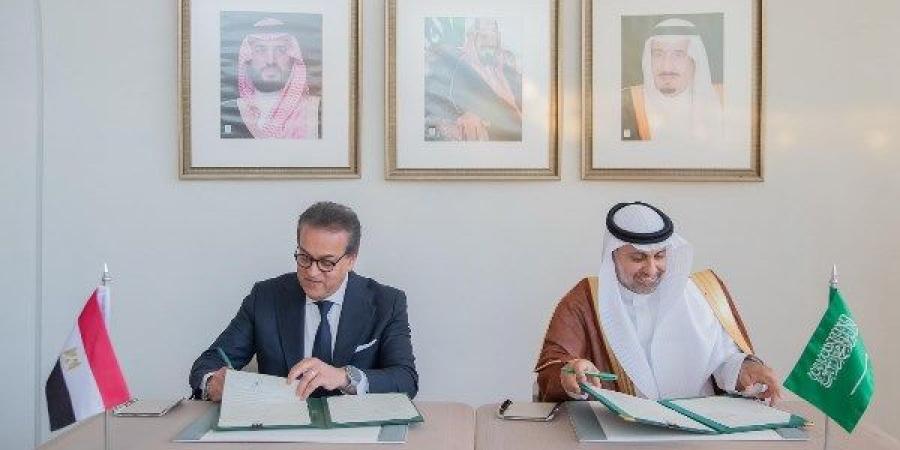 وزير الصحة يوقع مذكرة تفاهم مع نظيره السعودي للتعاون ومواجهة التحديات ـ موقع الآن نيوز