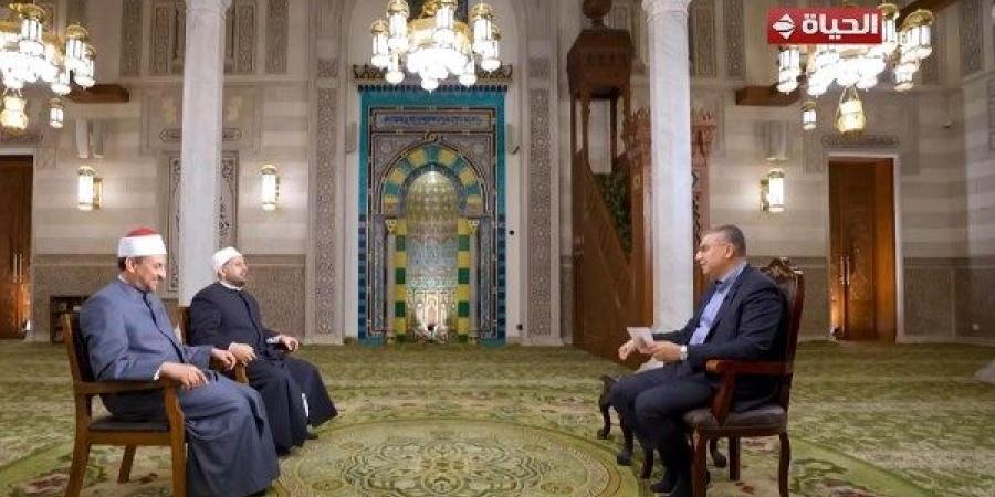 رمضان عبد المعز: ستنا نفيسة مرضت في رجب وتوفاها الله في رمضان ودفنت بمصر ـ موقع الآن نيوز
