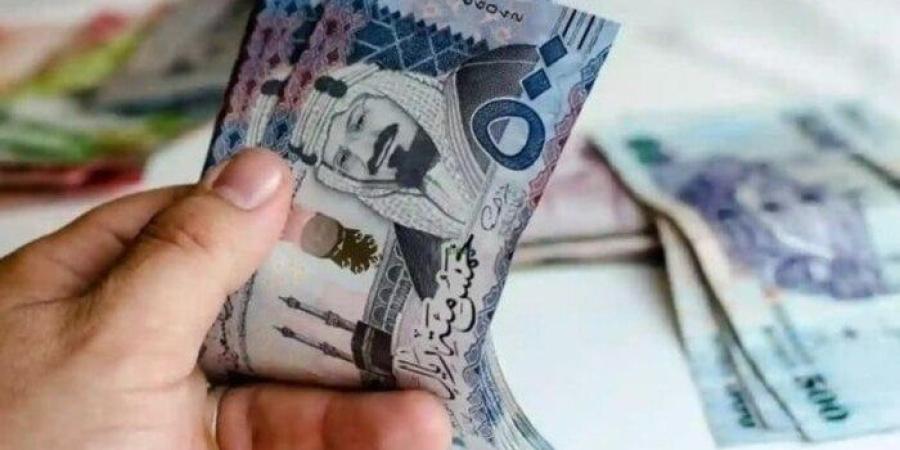 سعر الريال السعودي مقابل الجنيه المصري اليوم الإثنين 5 مايو 2025 بيعًا وشراءً - موقع الآن نيوز