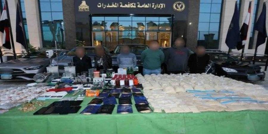 بمليار جنيه ونصف.. القصة الكاملة لسقوط 26 متهما في أخطر عصابات الحشيش الاصطناعي ـ موقع الآن نيوز