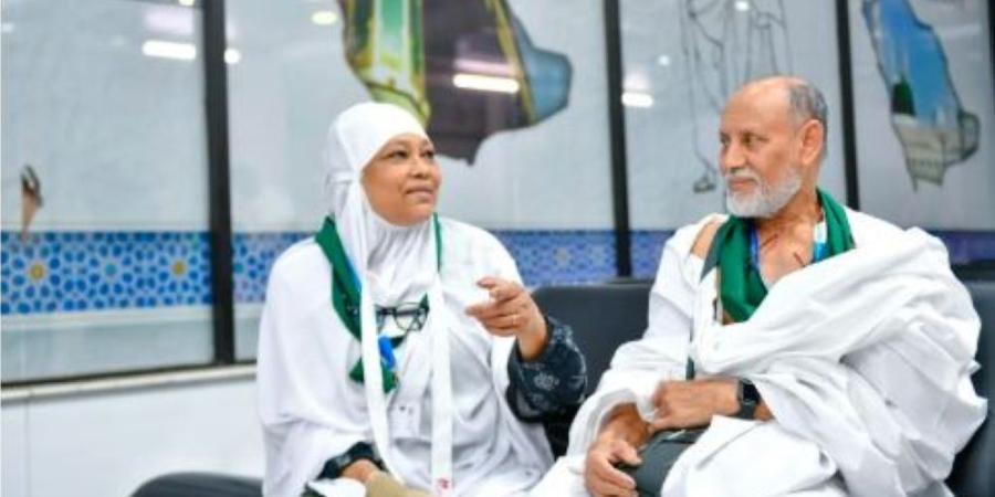 زوجان من بنجلاديش.. رحلة من أمريكا لأداء الحجة الأولى عبر طريق مكة - موقع الآن نيوز