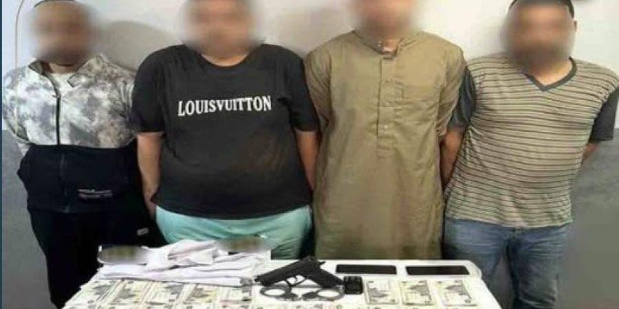 ضبط المتهمين بالاستيلاء على مبلغ مالي من أجنبي في الجيزة - موقع الآن نيوز
