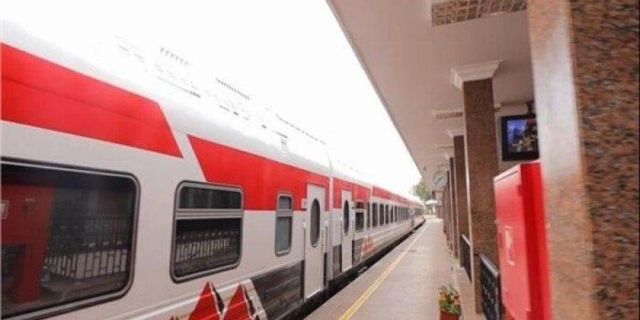 لو مسافر.. اعرف مواعيد القطارات على خط القاهرة - الإسكندرية اليوم - موقع الآن نيوز