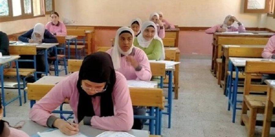 نهاية الشهر الجاري.. جدول امتحانات الصف الثالث الإعدادي 2025 بالمحافظات - موقع الآن نيوز