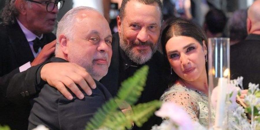 منهم أشرف زكي وروجينا.. الكابلز يخطفون الأنظار فى حفل زفاف رنا رئيس ـ موقع الآن نيوز