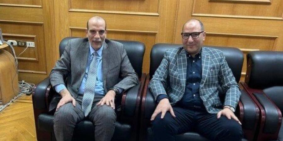 عميد تجارة كفر الشيخ يبحث مع رئيس الغرفة التجارية التعاون المشترك - موقع الآن نيوز