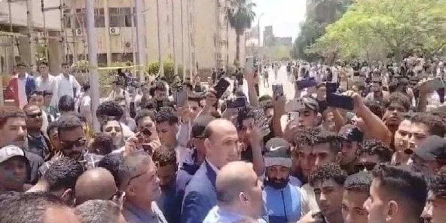 طلاب الزقازيق يطالبون بحق الطالبة «روان».. ونائب رئيس الجامعة: التزموا الهدوء والقضية قيد التحقيق بالنيابة - موقع الآن نيوز