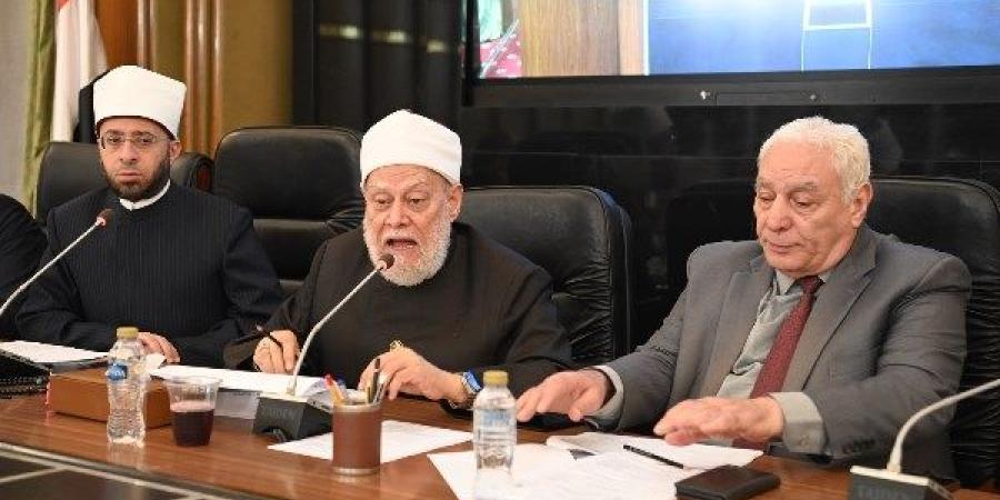 علي جمعة يلوم ممثل الأزهر: بلغ رؤساءك أننا مستاؤون بعد رفض قانون الفتوى ـ موقع الآن نيوز