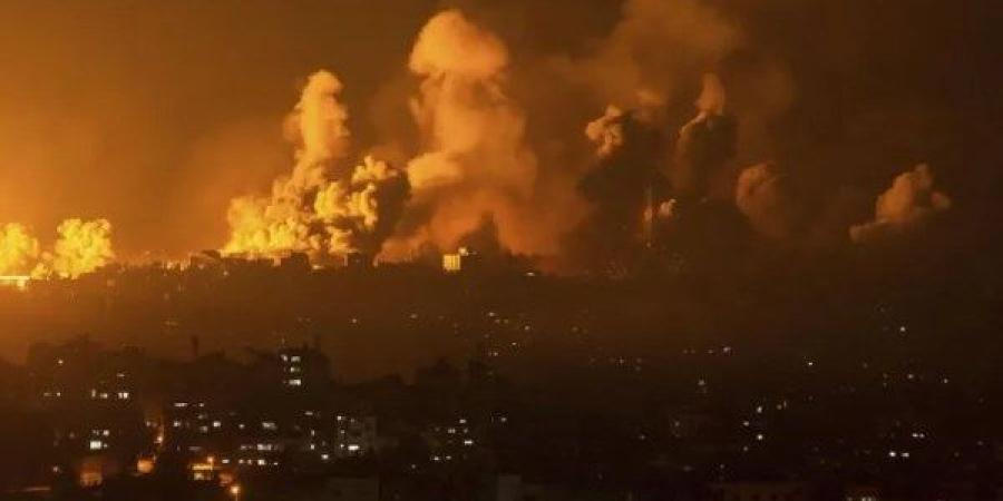 وسائل إعلام فلسطينية: الجيش الإسرائيلي ينسف مبانيَ سكنيةً شرق مدينة غزة ـ موقع الآن نيوز