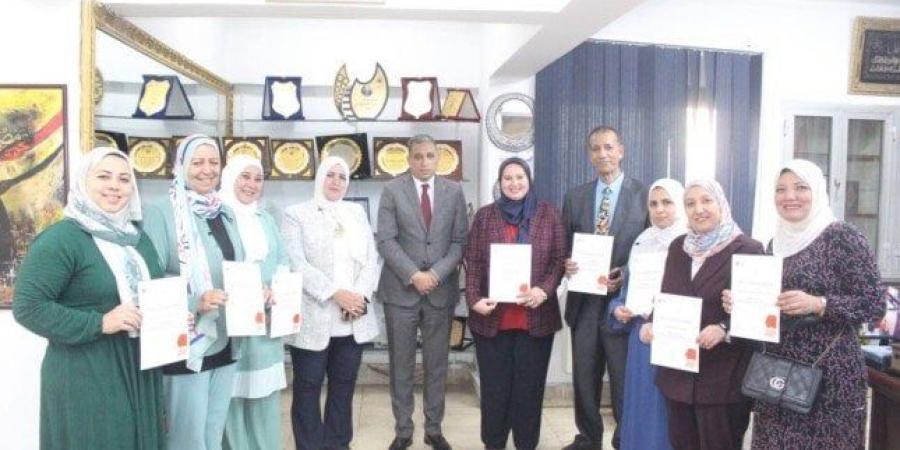 وكيل تعليم الجيزة يكرم مدربي برنامج TEA التابع للمركز الثقافي البريطاني - موقع الآن نيوز