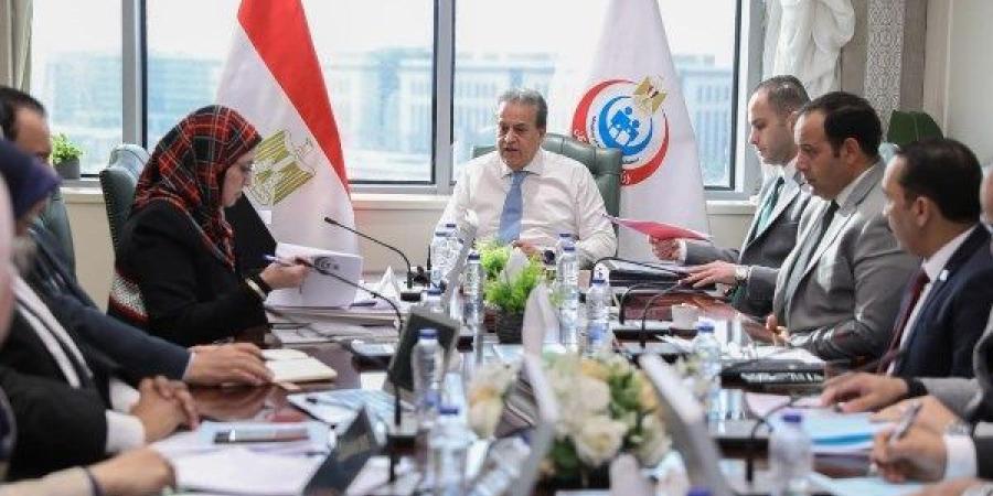 وزير الصحة والسكان يناقش مشروع موازنة قطاع الصحة للعام المالي 2026/2025 ـ موقع الآن نيوز
