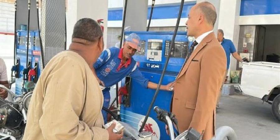 حملات رقابية مكثفة على محطات الوقود بقنا لضبط الأسواق وضمان جودة المواد البترولية - موقع الآن نيوز