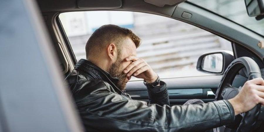 استدراج سائق في النزهة.. فتاة وشركاؤها يعتدون عليه ويجبرونه على تحويل أموال ـ موقع الآن نيوز