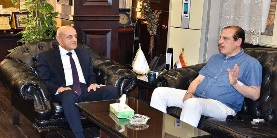 محافظ الأقصر يستقبل نائب وزير الصحة خلال زيارته للمنشآت الطبية - موقع الآن نيوز