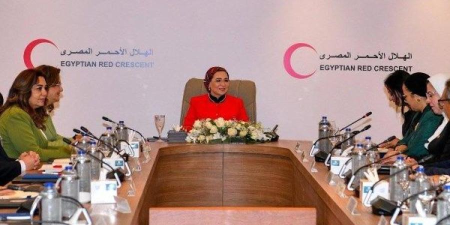 وزارة التضامن تهنئ السيدة انتصار السيسي برئاستها الشرفية للهلال الأحمر المصري ـ موقع الآن نيوز