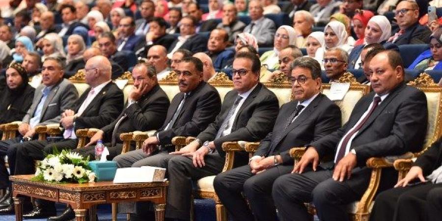 وزير الصحة: الأطباء البيطريون يسهمون بشكل غير محدود في حماية صحة الحيوانات ـ موقع الآن نيوز