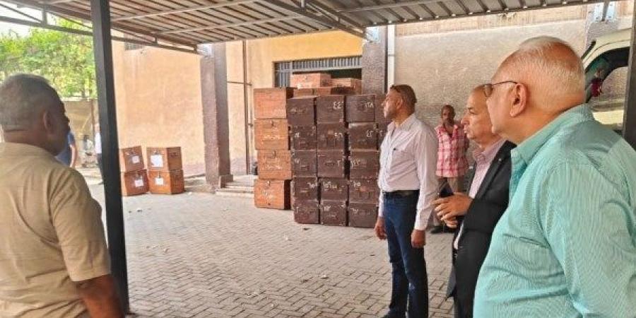 امتحانات الدبلومات الفنية | رئيس الإدارة المركزية بالتعليم يزور المطبعة السرية ويتابع إجراءات صندقة الأسئلة ـ موقع الآن نيوز