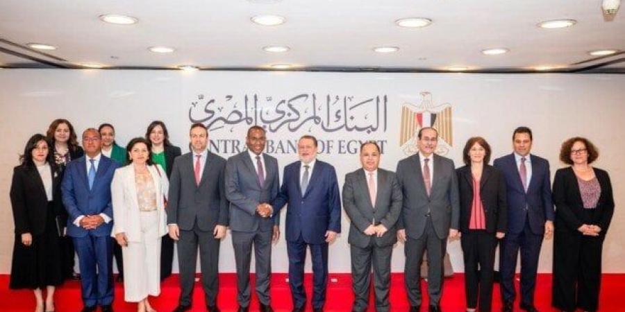 محافظ البنك المركزي يستقبل وفد صندوق النقد الدولي - موقع الآن نيوز