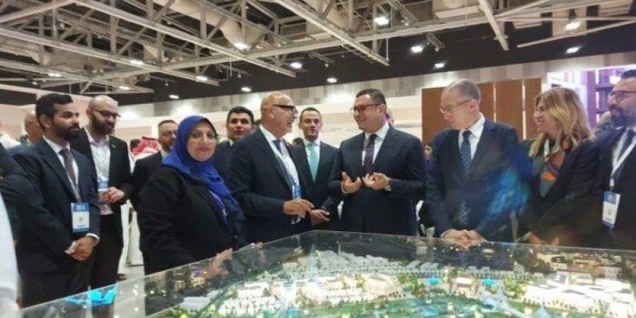 وزير الإسكان يشارك في افتتاح معرض ومؤتمر عُمان العقاري وأسبوع التصميم والبناء العشرين - موقع الآن نيوز