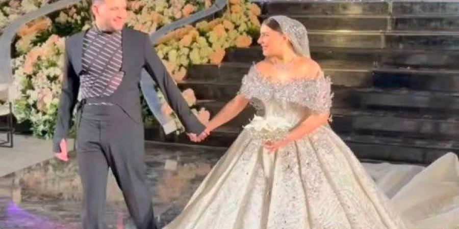 بدلة من غير قميص.. ظهور صادم لمسلم في حفل زفافه ـ موقع الآن نيوز