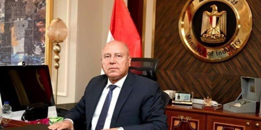 كامل الوزير: الصناعة والنقل تُطوران إطار عمل يدعم الاستثمار بالتكنولوجيا النظيفة والطاقة المتجددة - موقع الآن نيوز
