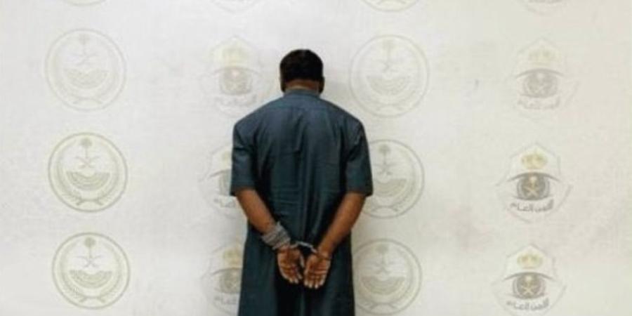 ضبط مقيم لارتكابه نصب واحتيال بنشر إعلانات لحملات حج وهمية - موقع الآن نيوز