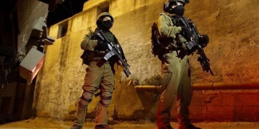 الاحتلال الإسرائيلي يقتحم بلدة فرعون جنوب طولكرم ويعتقل شابًا فلسطينيًا - موقع الآن نيوز